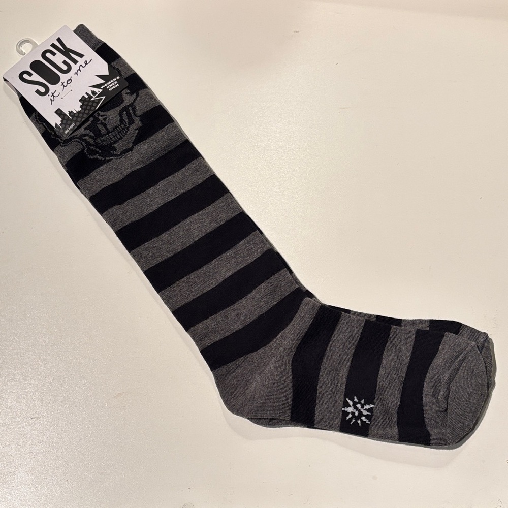SOCK IT TO ME WOMENS STRIPED SKULL KNEE HIGH SOCKS